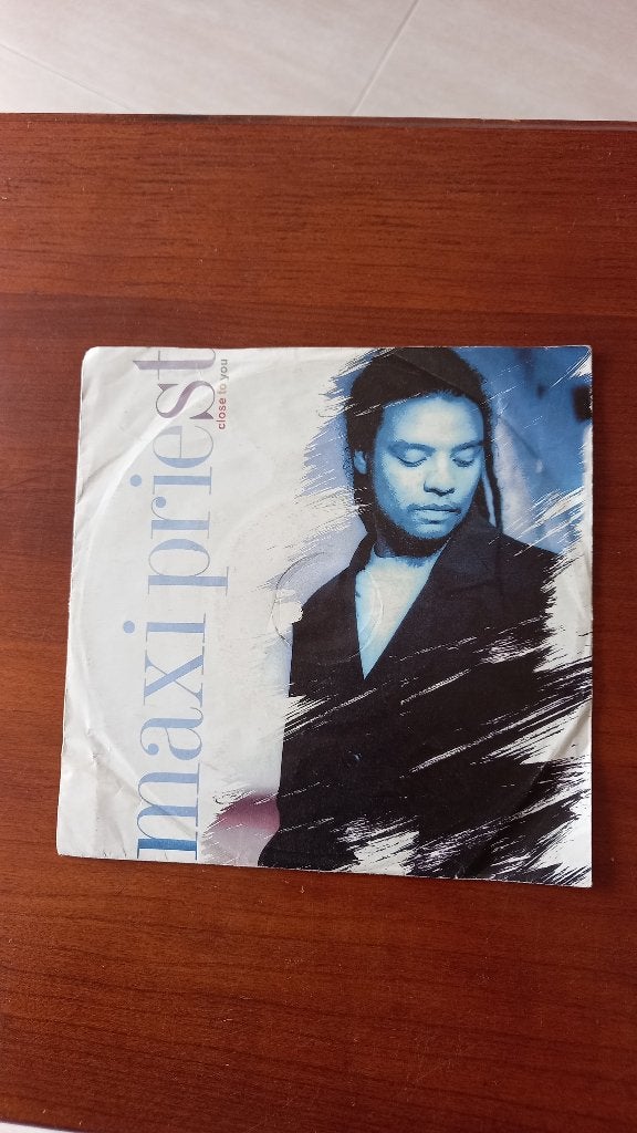 Vinyl (45t) maxi priest "close to you", CD & DVD, Vinyles | Pop, Enlèvement, Comme neuf, Pop