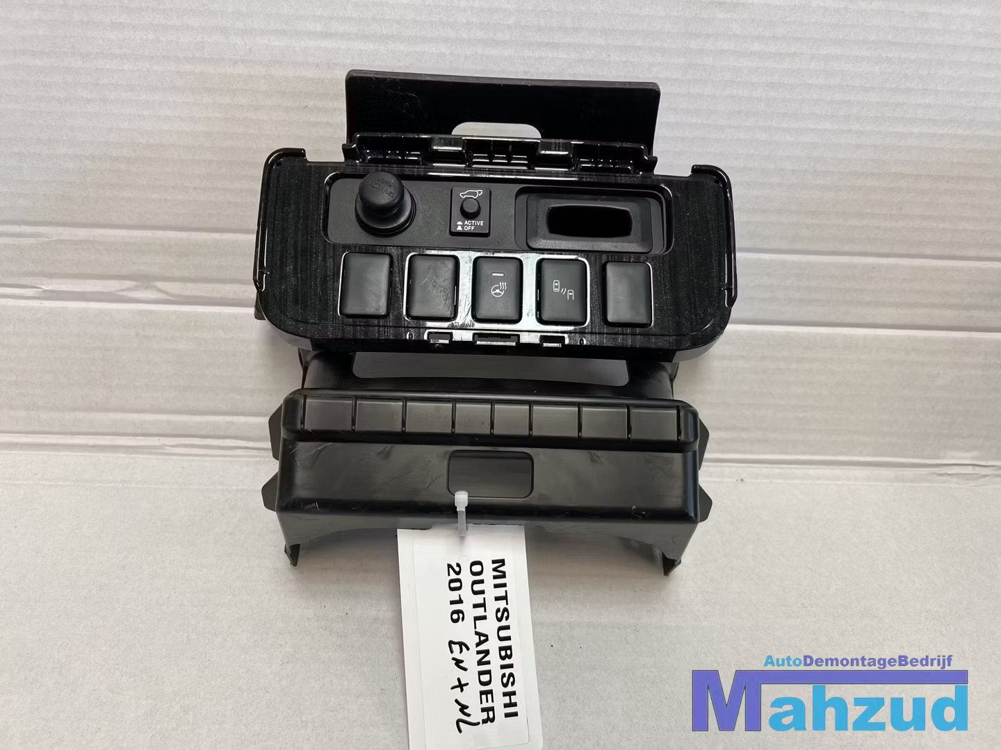 MITSUBISHI OUTLANDER PHEV middenconsole paneel 2015+, Info@mitsubishi-motors.com, Mitsubishi Motors Corporation, Utilisé, Mitsubishi