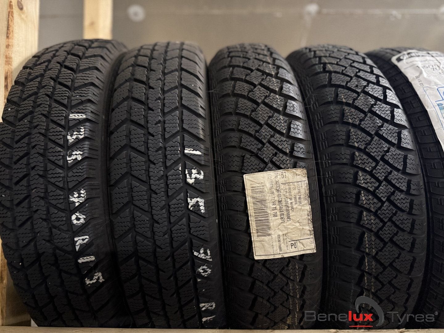 new winter 135/70R15 70T Conti 135/70 R15 135/70/15 1357015, Autos : Pièces & Accessoires, 15 pouces, Pneus hiver, Véhicule de tourisme