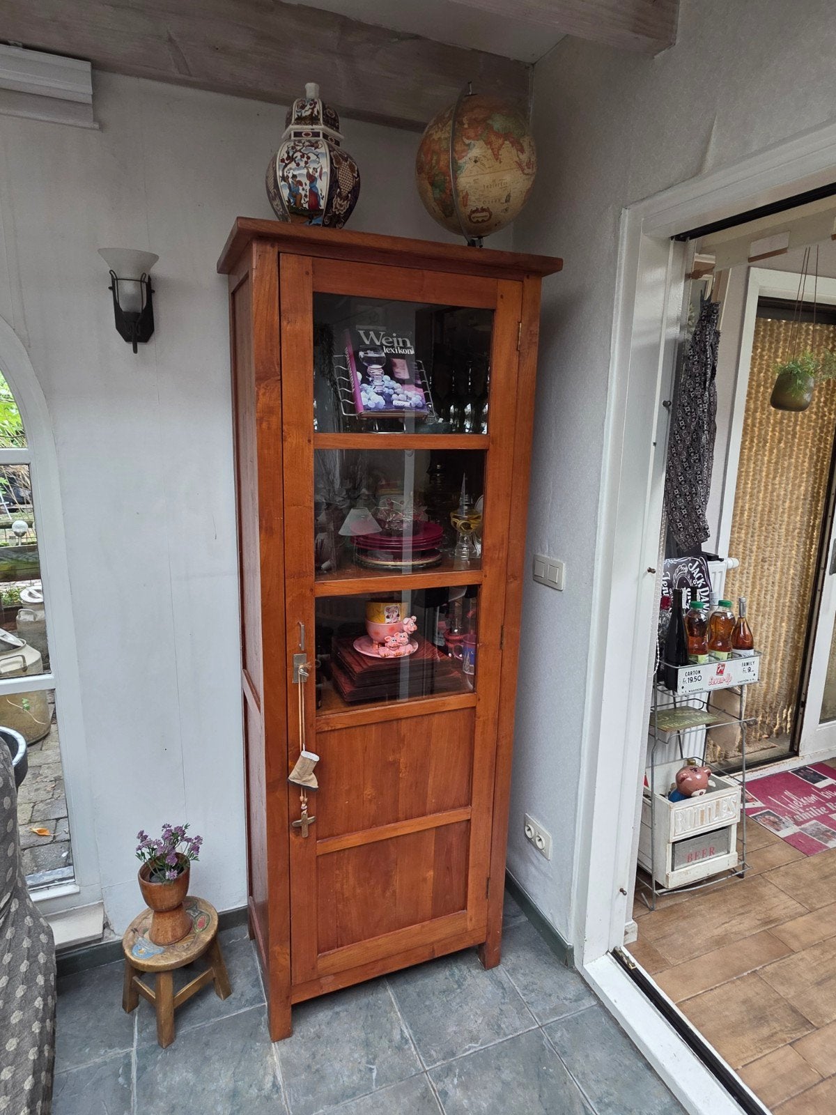 Teak vitrinekast met glazen deur, Ophalen, Teakhout