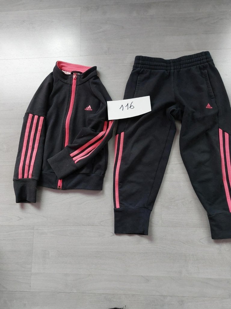 Meisje Maat 116 Nieuw Wijde broek 3€ en sportsetje 4 €, Ophalen, Meisje, Broek