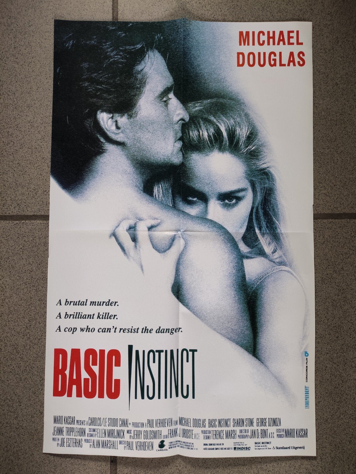 INSTINCT DE BASE, Enlèvement ou Envoi