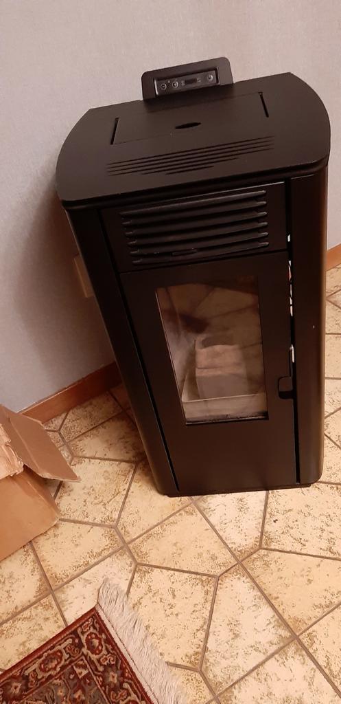 Pelletkachel zwart euro stoof 8 kw, Ophalen, Pelletkachel