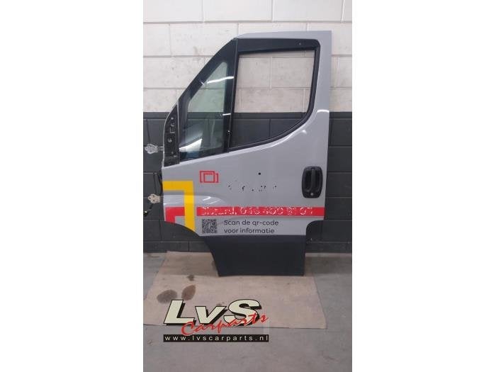 Portier 2Deurs links van een Iveco New Daily (52221), Gebruikt, -, -, Ophalen of Verzenden