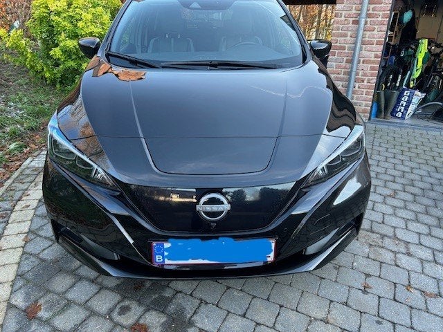 Nissan Leaf 2023 auto in perfecte staat, Auto's, Nissan, Dealer onderhouden, Zwart, Leder, Elektrisch