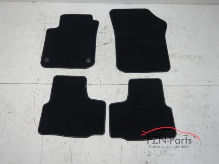 VW UP! Mattenset Satijnzwart met White Silver Stiksel (1S186, Enlèvement ou Envoi, Neuf