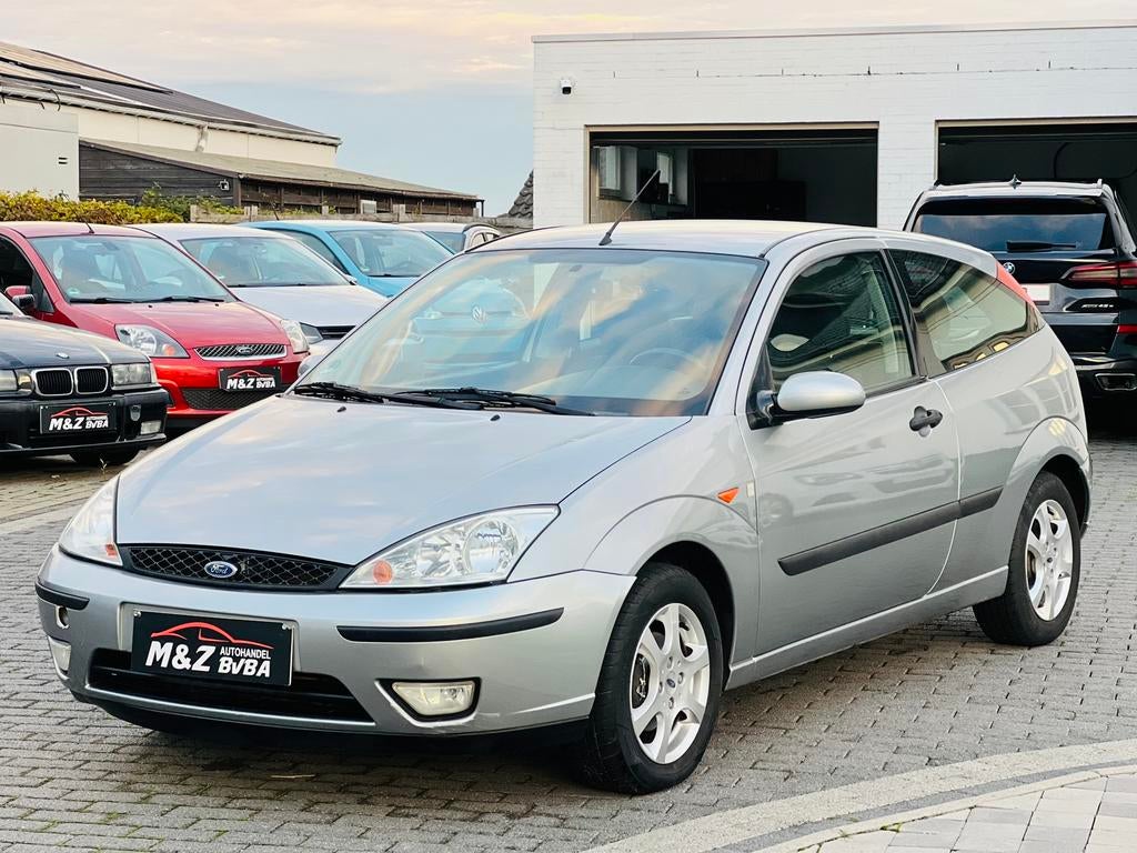 FORD FOCUS 2.0i BENZINE * AUTOMAAT * 148.000 Km * Gekeurd, Auto's, Grijs, Euro 4, Onderhoudsboekje, 3 deurs