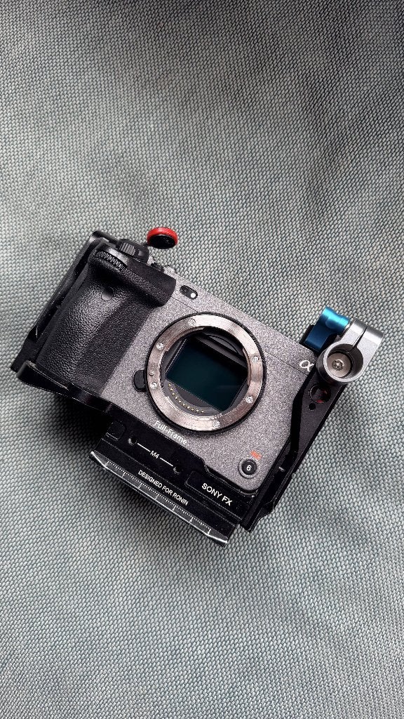 Sony FX3 + Cage + XLR HANDVAT, Audio, Tv en Foto, Fotocamera's Digitaal, Ophalen, Gebruikt, 12 megapixels, Bluetooth