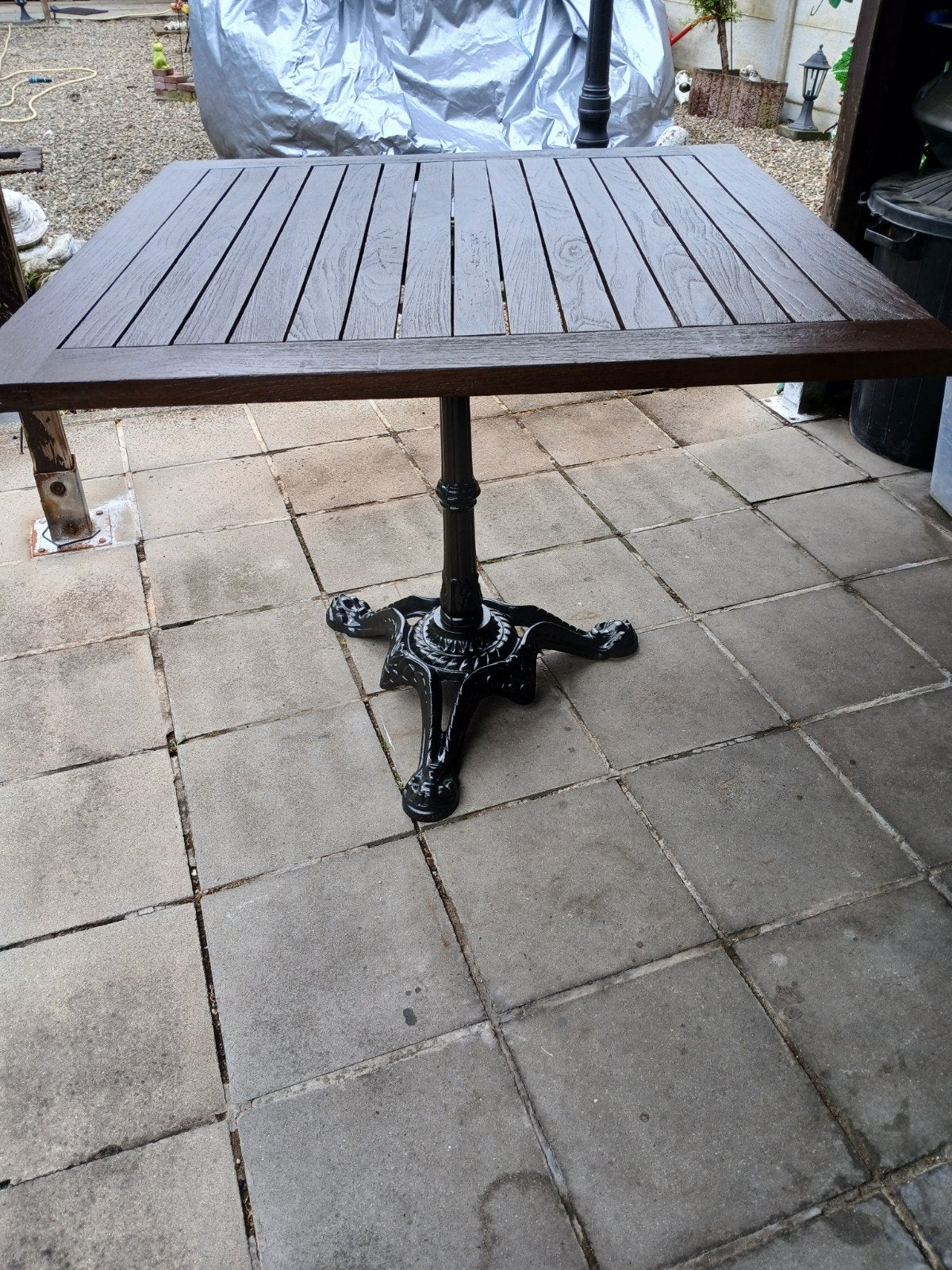 Tuintafel, Enlèvement