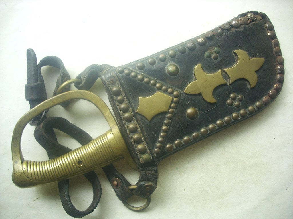 Fendoir probablement français à poignée de sabre briquet, Collections, Envoi, Autres, Épée ou sabre
