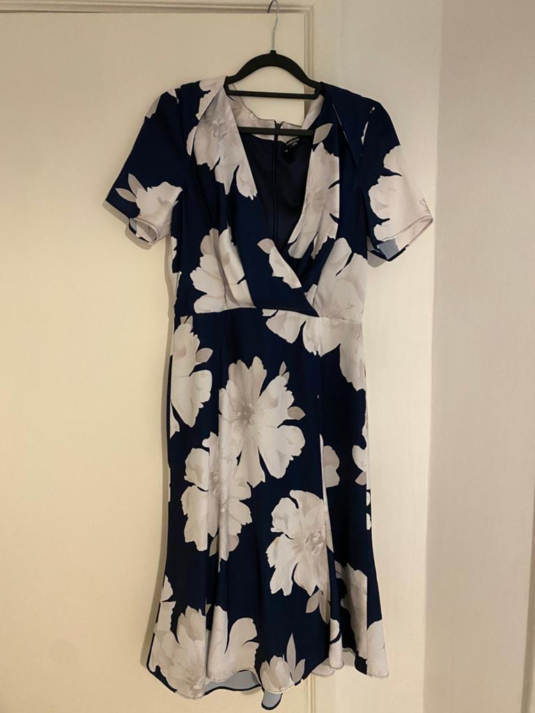 Ensemble de vêtements pour femmes, Enlèvement