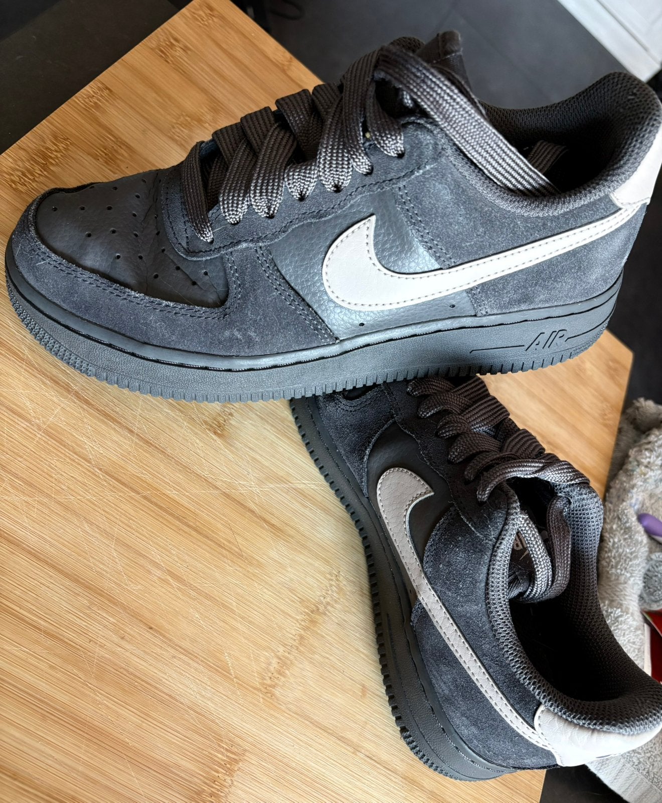 SCHOENEN OUTLET - NIEUWE SCHOENEN ! Nooit gedragen., Ophalen, Nieuw, Overige kleuren, Sneakers