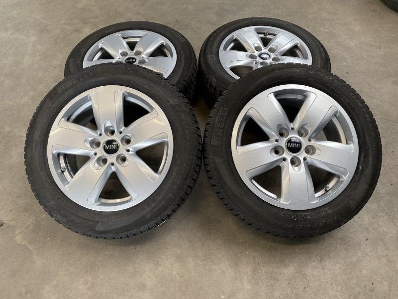 16 inch originele winterset MINI Countryman / Paceman 5x120, Autos : Pièces & Accessoires, Pneus et Jantes, Pneus hiver, 16 pouces