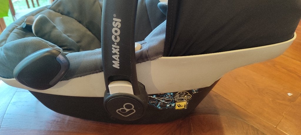 Maxi cosi pebble pro i-size (+ verkleinkussen + hoes Timboo), Kinderen en Baby's, Autostoeltjes, Ophalen, Gebruikt, Maxi-Cosi