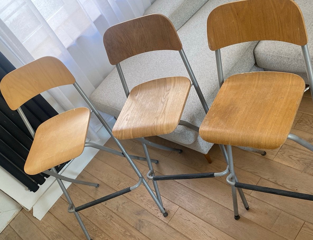 3 chaises de bar pliantes Ikea - 9€ pièce, Maison & Meubles, Tabourets de bar, Utilisé, Bois, Métal, Avec repose-pieds, Enlèvement