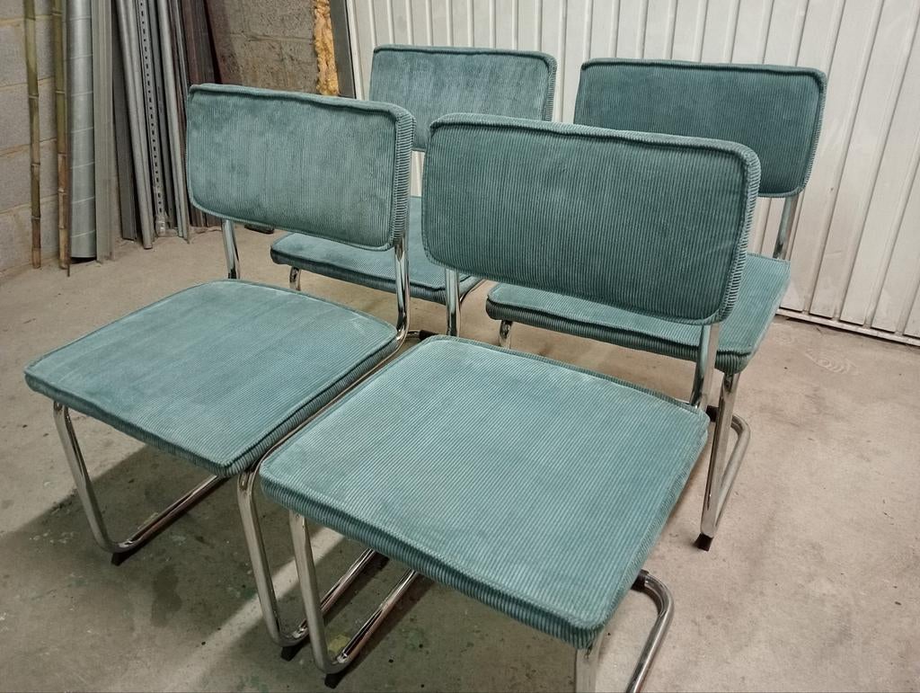 4 chaises style rétro