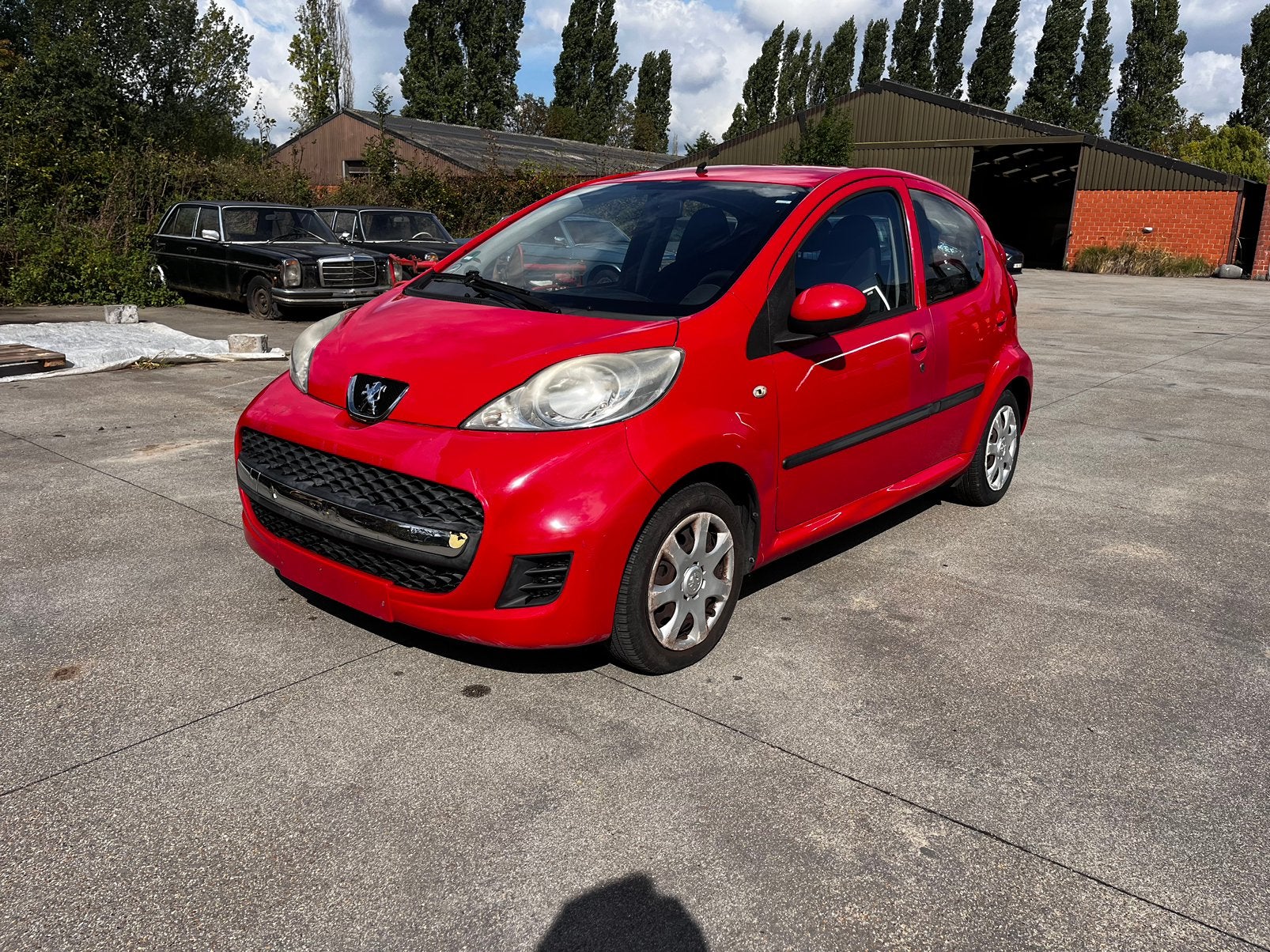 PEGO 107 BENZINE VAN 2010 MET 75000 km, Autos, Rouge, Euro 5, Achat, Entreprise