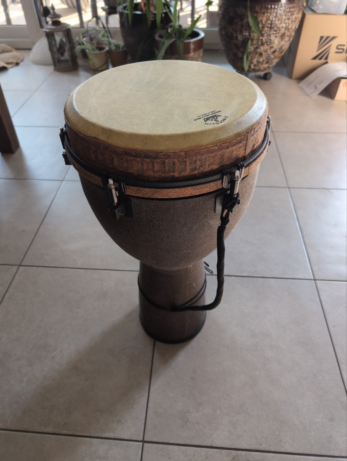 Remo Mondo Djembe 12" inch Key-Tuned Earth – Zo goed als, Muziek en Instrumenten, Ophalen of Verzenden, Trommel