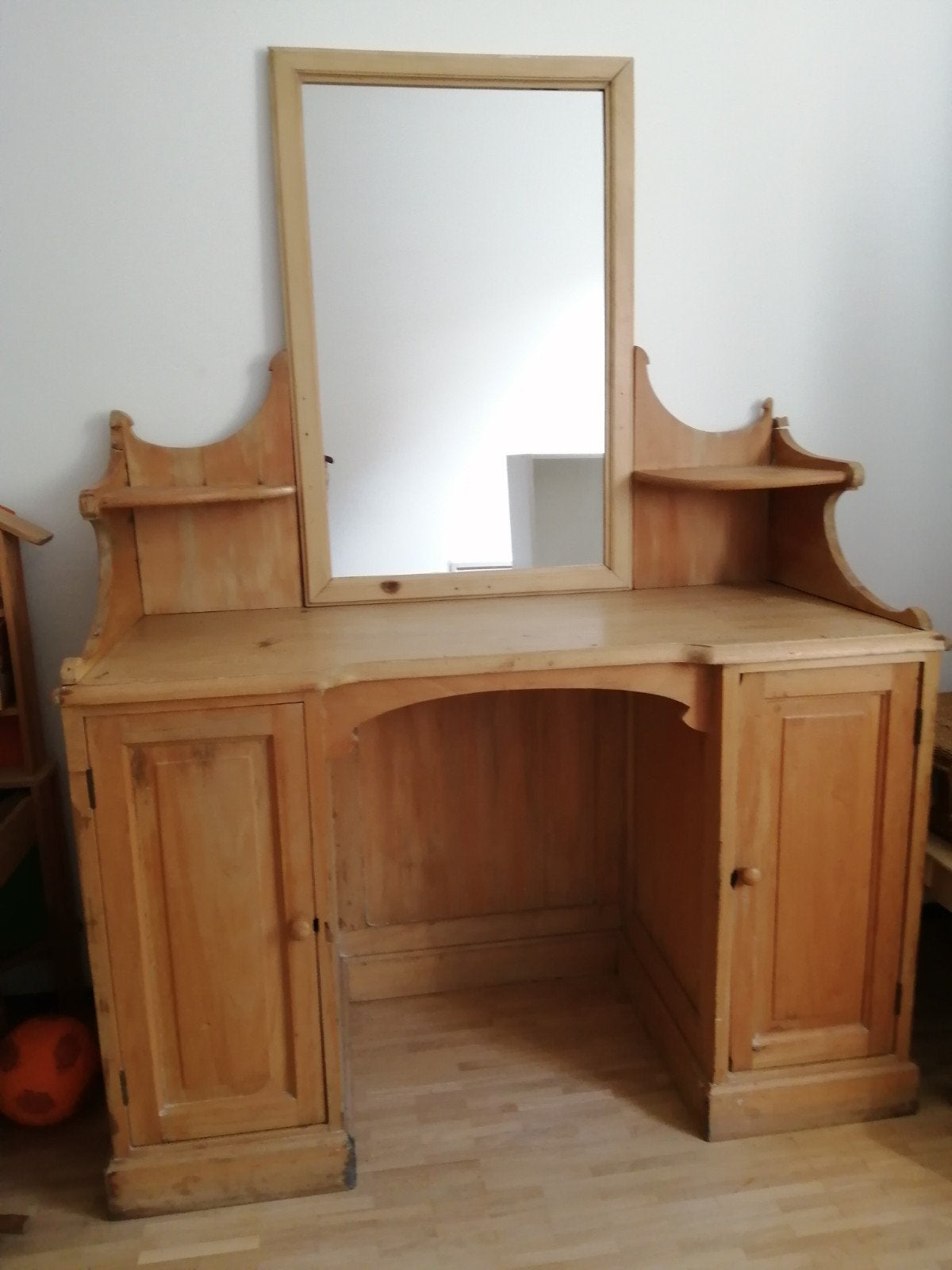 ancienne coiffeuse, Enlèvement