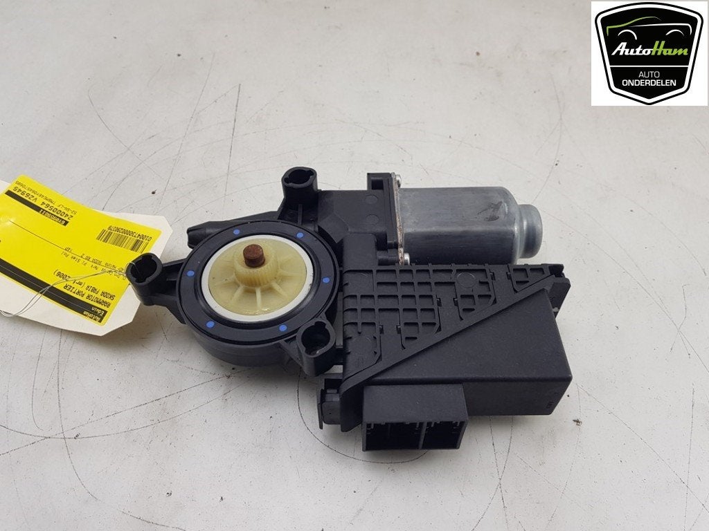MOTEUR LEVE VITRE ELECTRIQUE Skoda Fabia (6Y2), Utilisé, Skoda