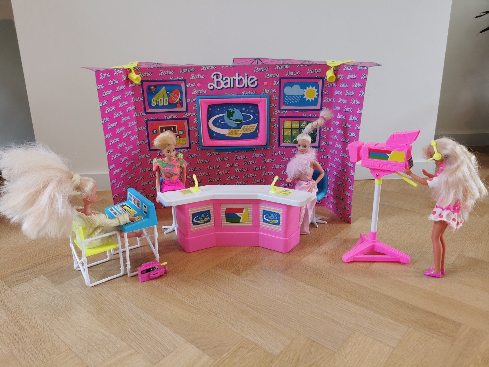 Barbie televisiestudio, Ophalen, Barbie