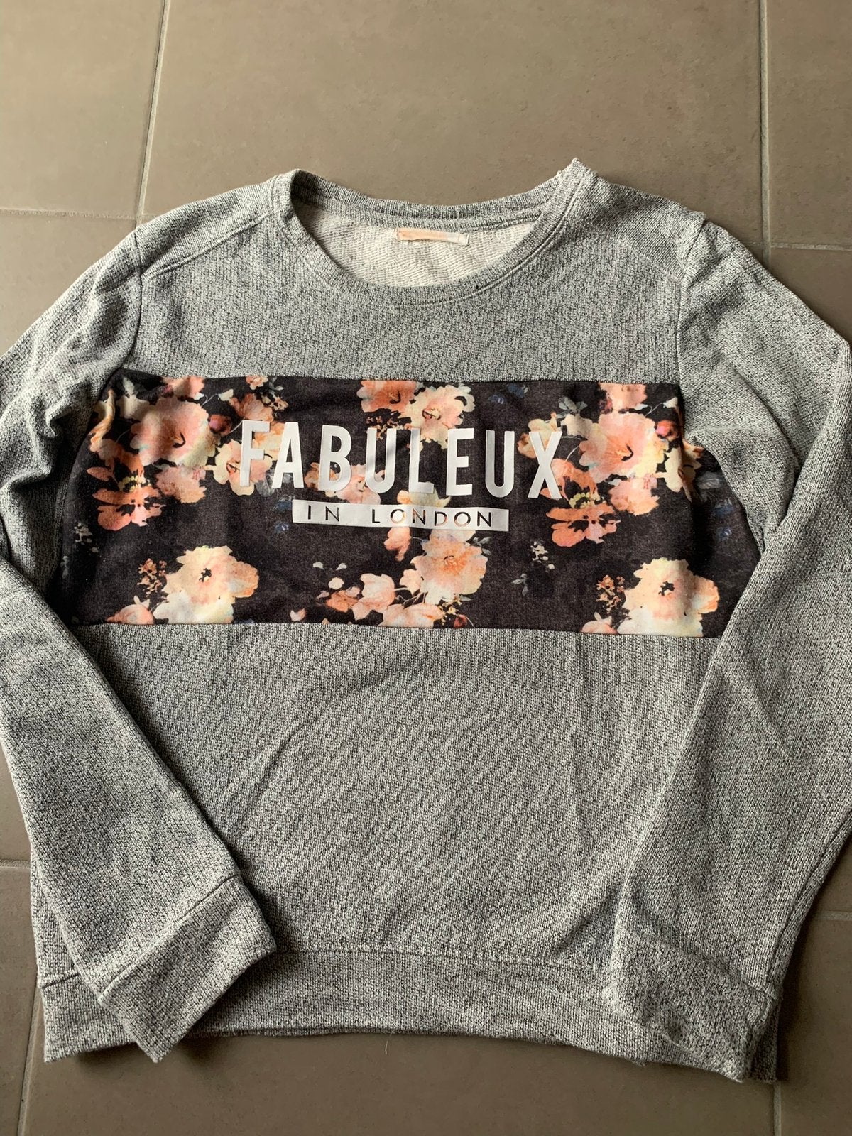 Grijze sweater bershka large, Vêtements | Femmes, Enlèvement ou Envoi, Comme neuf, Taille 42/44 (L), Gris