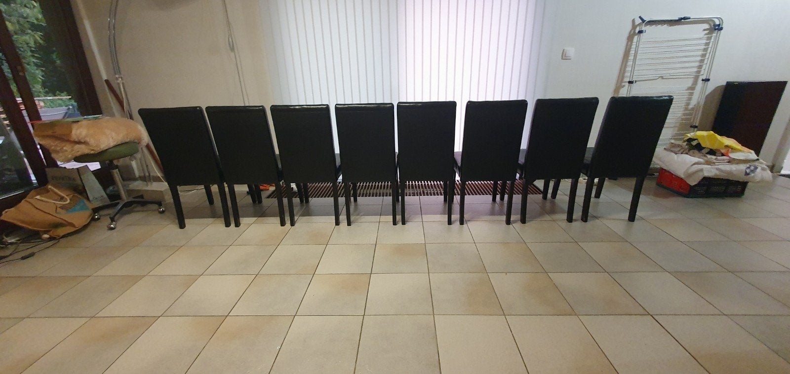 8 chaises vinil noir, Enlèvement, Utilisé, Noir, Cinq, Six Chaises ou plus