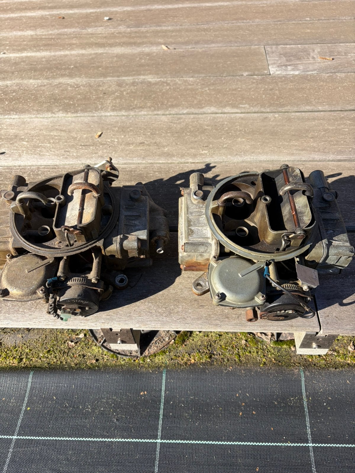 2 holley carburators voor opmaak of onderdelen, Enlèvement, Ford