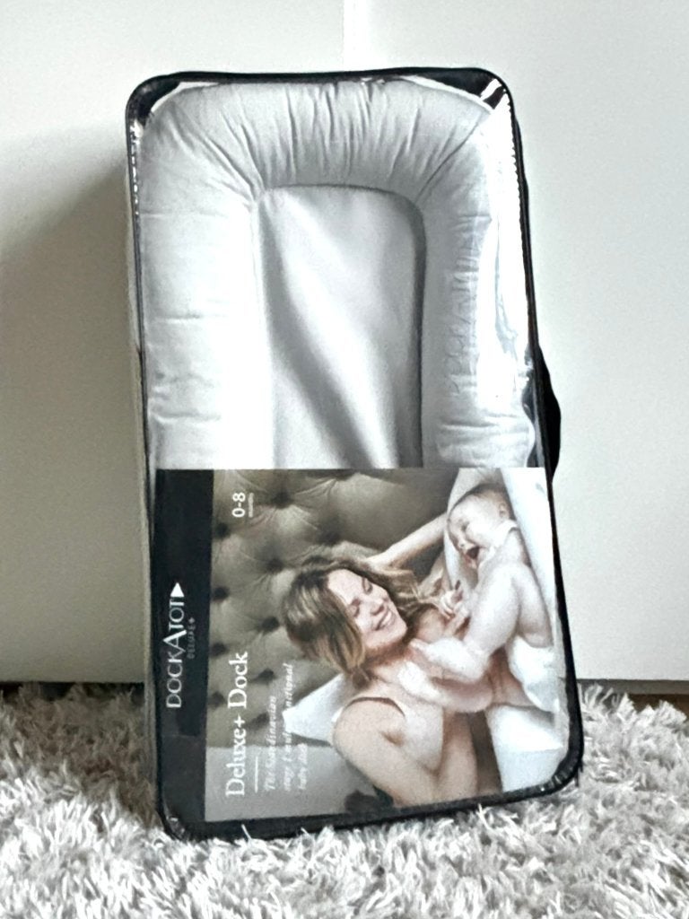 DockATot Deluxe+ Babynestje – Zilverkleurig (0-8 maanden), Ophalen, Gebruikt