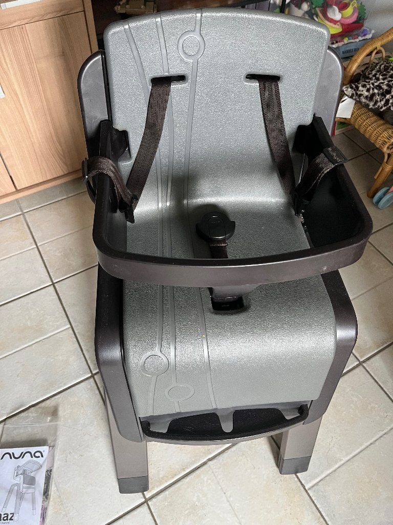 Kinderstoel NuNa ZAAZ, Kinderen en Baby's, Kinderstoelen, Ophalen, Zo goed als nieuw, Meegroeistoel, Aanschuifbaar