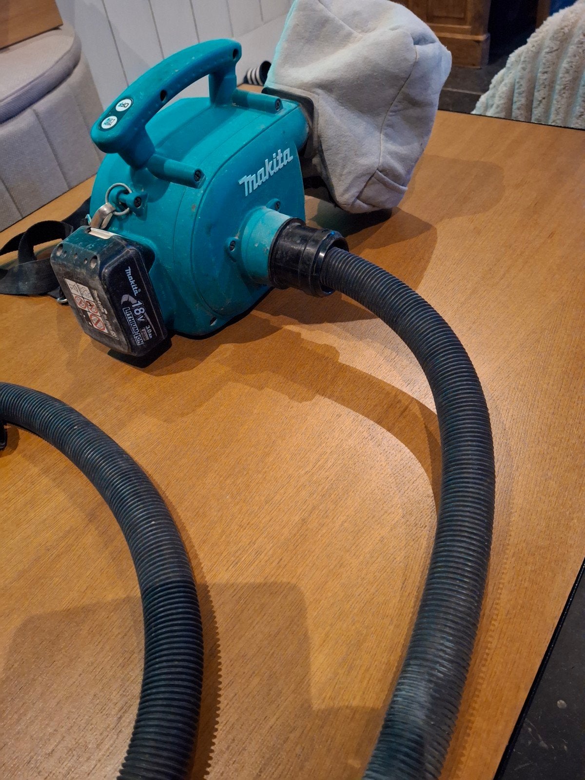 makita stofzuiger, Elektronische apparatuur, Stofzuigers, Ophalen, Makita
