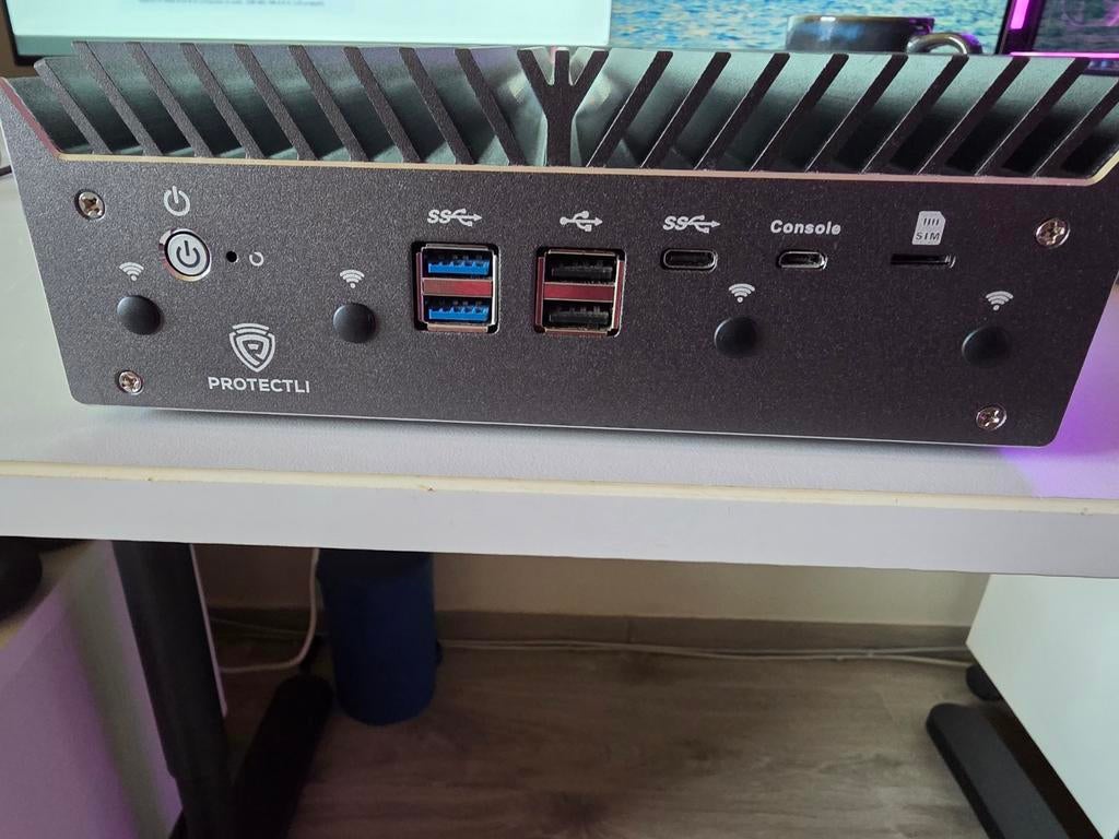 Protectli VP4630 – Firewall Appliance / OPNsense Ready, Ophalen of Verzenden, Zo goed als nieuw, Router