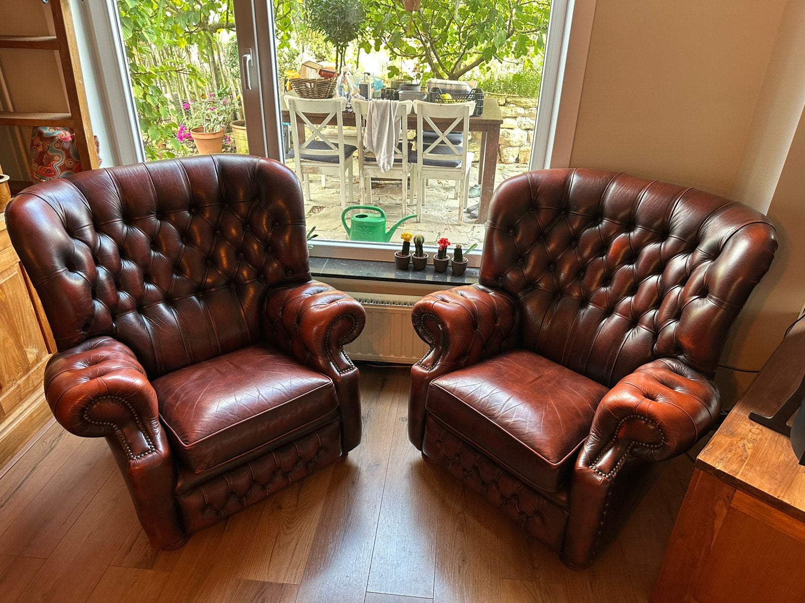 2 magnifiques fauteuils Chesterfield en cuir à vendre., Maison & Meubles, Enlèvement, Comme neuf, Cuir