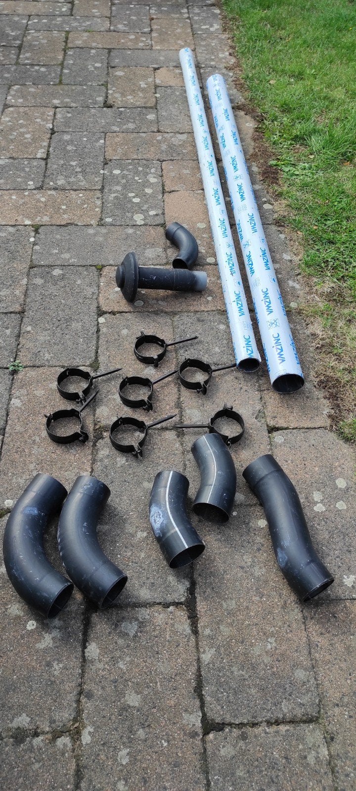 2 tuyaux de vidange « VM zink » et 14 accessoires., Bricolage & Construction, Tuyaux & Évacuations, Enlèvement, Zinc