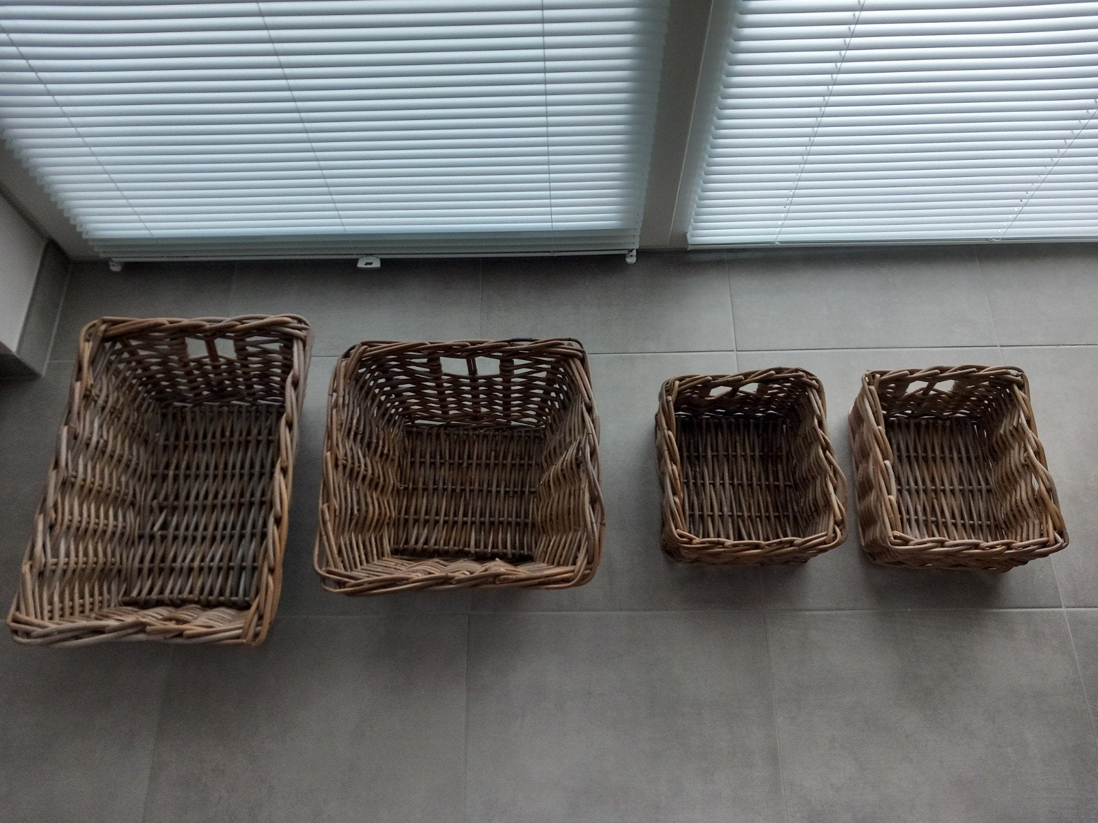 4 rieten mandjes, Ophalen, Gevlochten, Mand, Vierkant