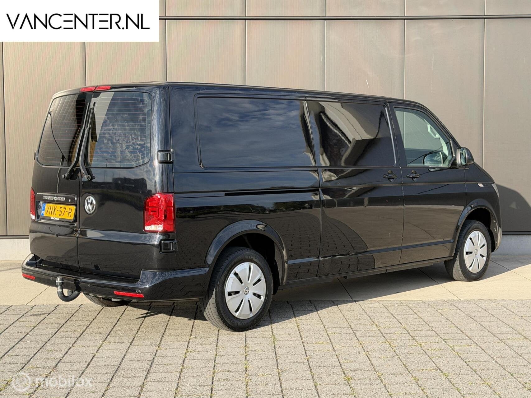 Volkswagen Transporter 2.0 TDI 150PK L2 Carplay Airco Trekha, Auto's, Voorwielaandrijving, Stof, Gebruikt, Volkswagen