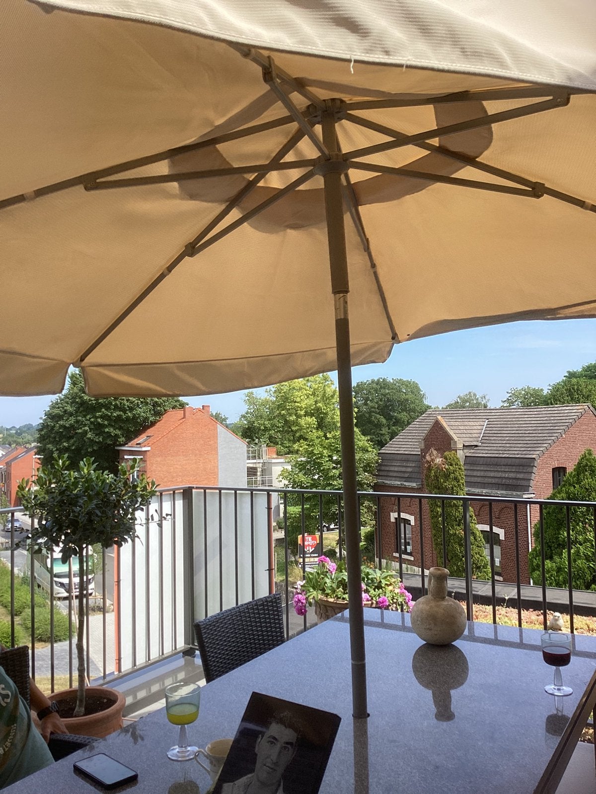 Parasol met voet, Tuin en Terras, Ophalen, 2 tot 3 meter, Zo goed als nieuw, Verstelbaar