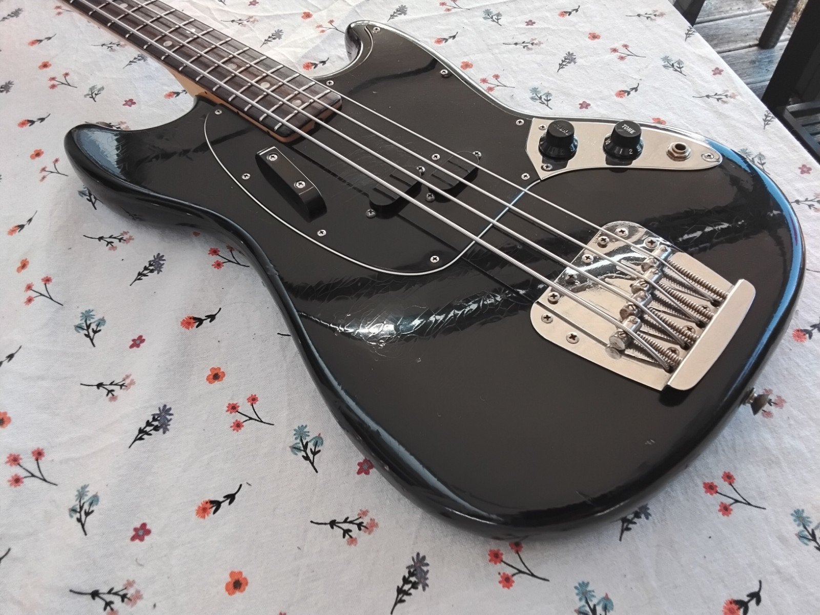 fender mustang bass 1977, Muziek en Instrumenten, Snaarinstrumenten | Gitaren | Bas, Ophalen