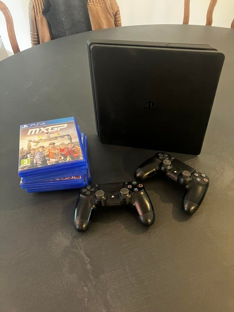 PS4 avec jeux, Enlèvement, Comme neuf, Avec 2 manettes, Avec jeux