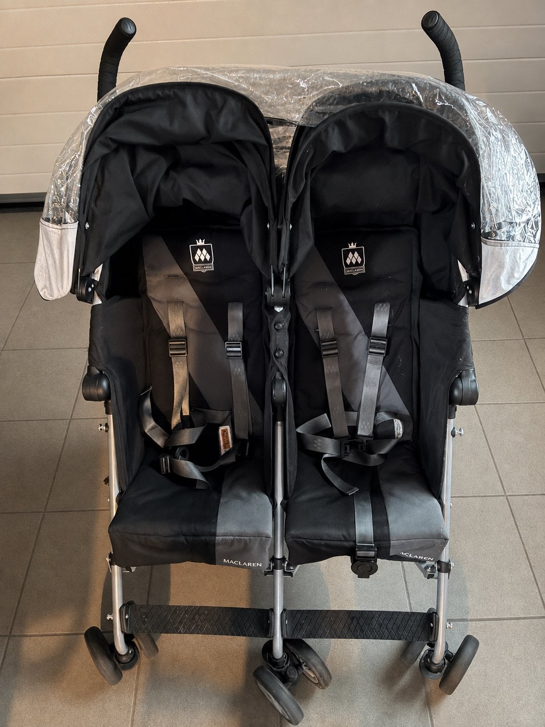 Plooibuggy voor 2 kindjes, Enfants & Bébés, Enlèvement, Utilisé