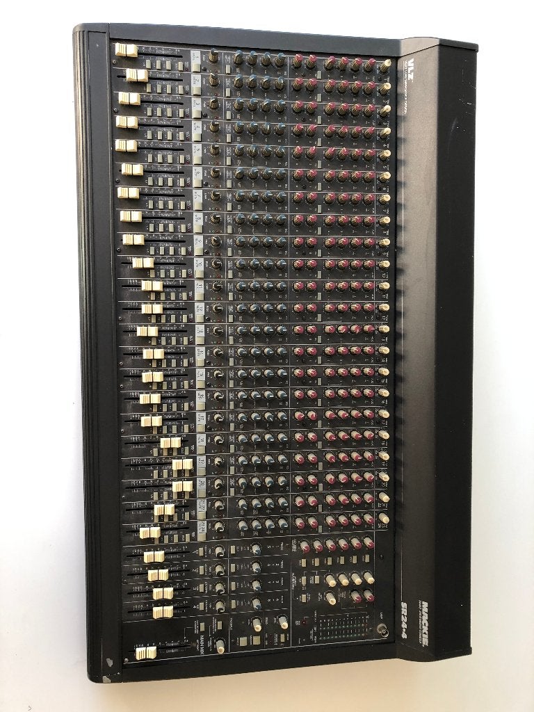 Mackie SR 24.4 mixer console, Musique & Instruments, Tables de mixage, Utilisé, 20 canaux ou plus, Entrée micro, Enlèvement