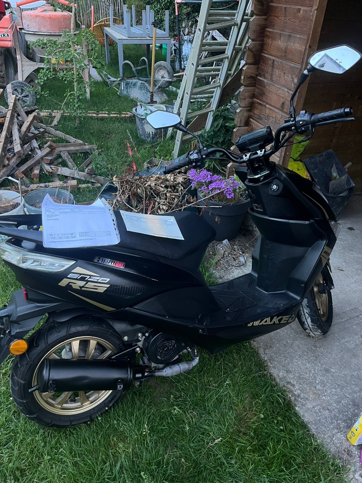 Scooter noir 50cc classe B  4T, Vélos & Vélomoteurs, Scooters | Peugeot, Autres modèles, Comme neuf, Classe B (45 km/h), Enlèvement