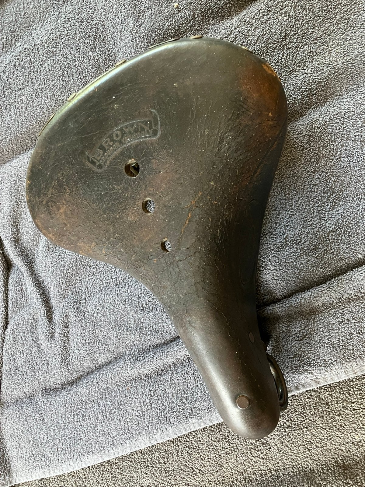 Très belle selle en cuir d'époque marron, Enlèvement ou Envoi, Selle