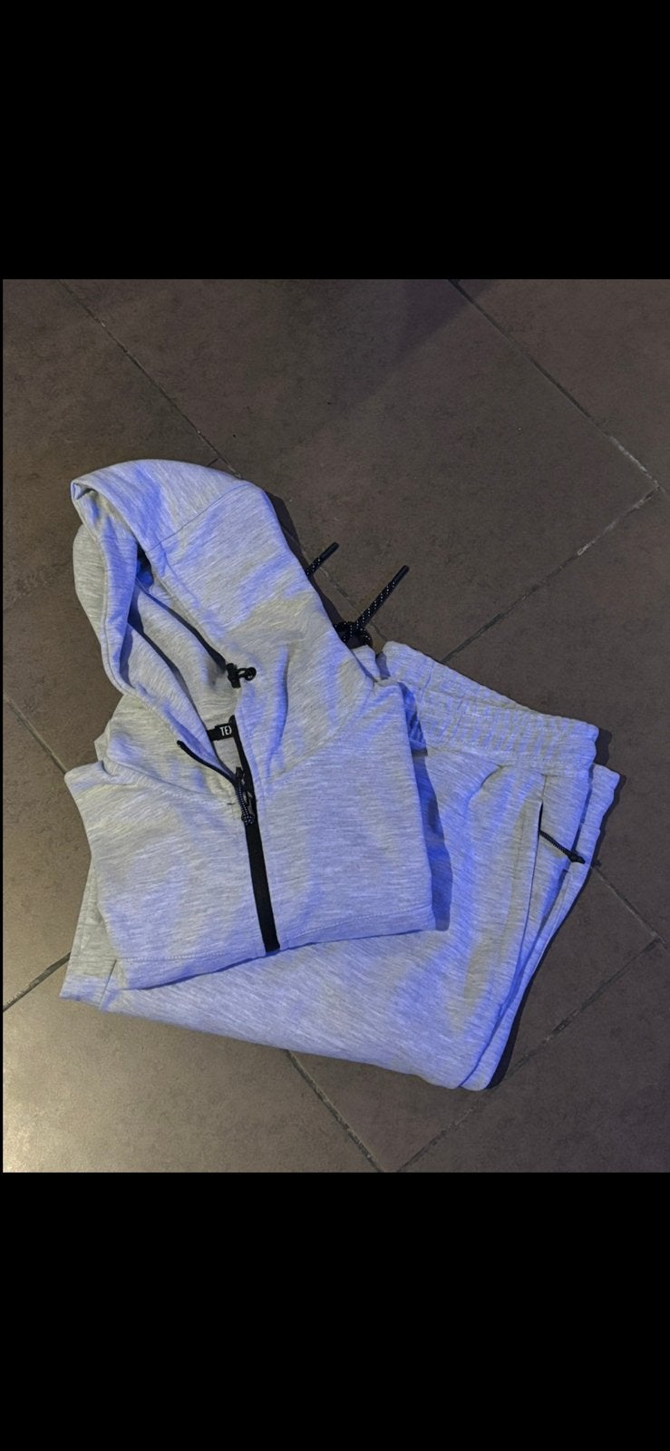 Nieuwe grijze training xl, Ophalen of Verzenden, Zo goed als nieuw