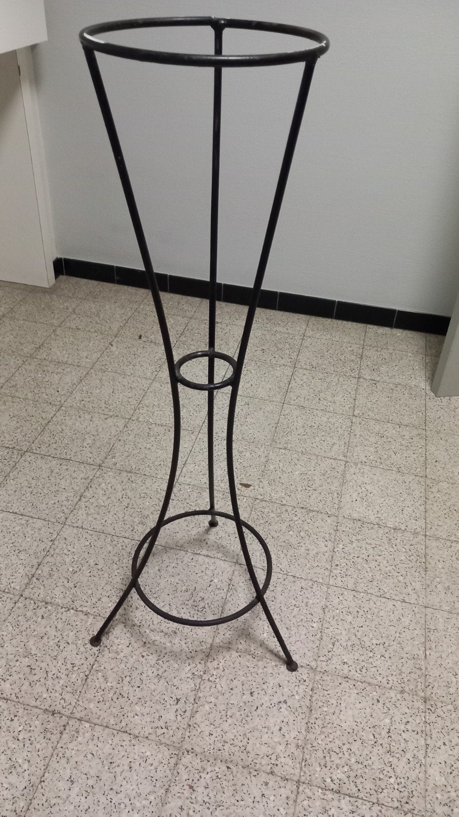 Metalen plantenrek, Ophalen