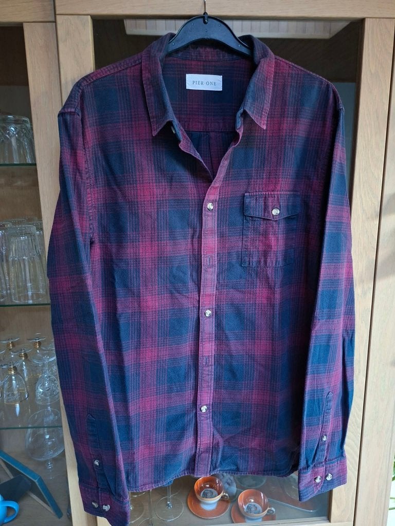 Pier-one: marineblauw-bordeau geruit herenhemd (Large), Kleding | Heren, Overhemden, Gedragen, Halswijdte 41/42 (L), Overige kleuren