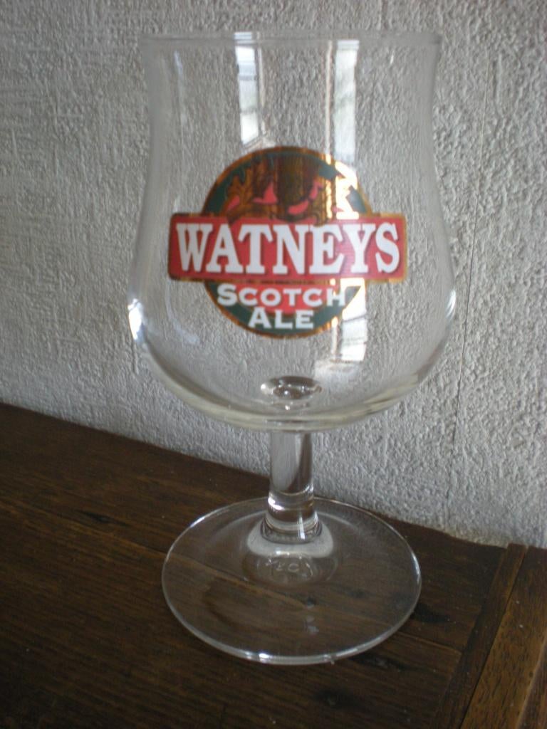 WATNEYS Scotch ale, Verzamelen, Ophalen of Verzenden, Zo goed als nieuw, Glas of Glazen