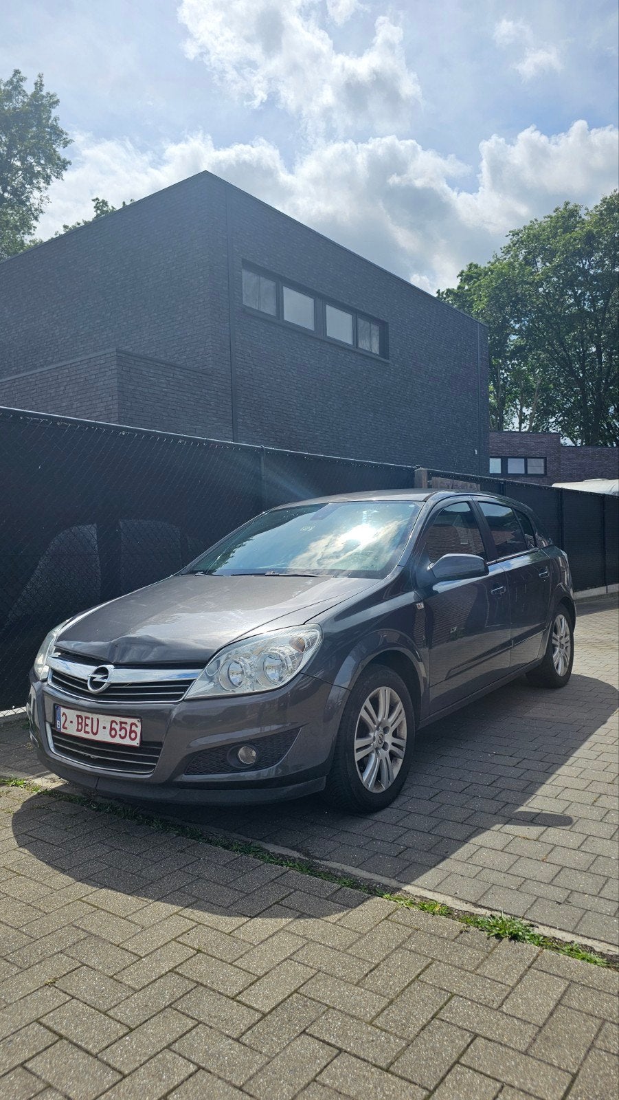Perfect rijdende Opel Astra met kleine blikschade motorkap, Autos, Opel, Argent ou Gris, Achat, Boîte manuelle, 5 portes