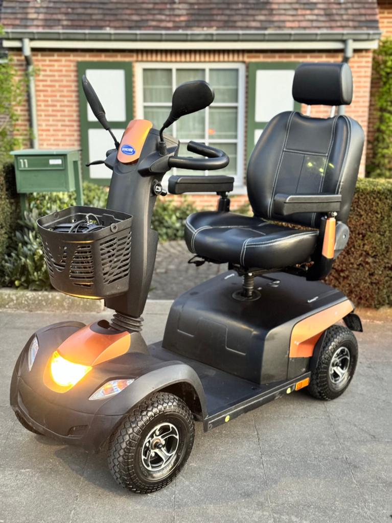 Invacare comet pro Scootmobiel prachtig Invalide Rolwagen, Diversen, Ophalen of Verzenden, Inklapbaar, Zo goed als nieuw, Elektrische rolstoel