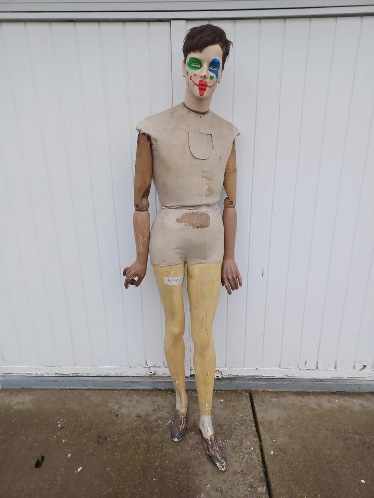 Oude mannequin, Ophalen